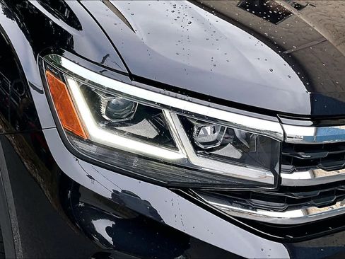 Used 2023 Volkswagen Atlas Cross Sport SE w/ Panoramic Sunroof Package FWD image 28