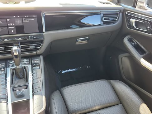 Used 2020 Porsche Macan S image 15