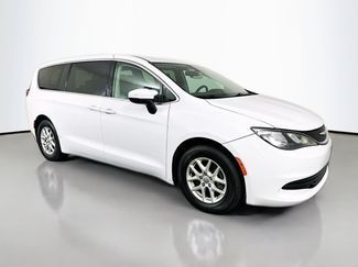 Used 2018 Chrysler Pacifica LX FWD video 1