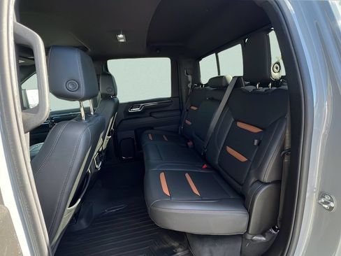 Used 2024 GMC Sierra 2500 AT4 w/ AT4 Premium Plus Package AWD/4WD image 10