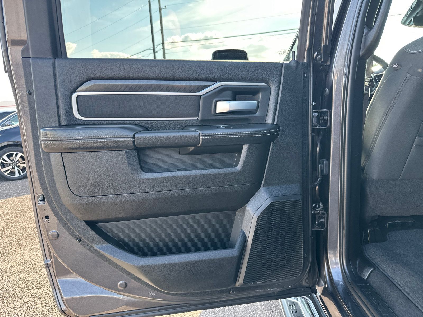 Used 2025 RAM 2500 Big Horn AWD/4WD image 12
