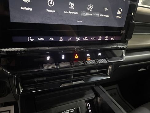 Used 2026 GMC Hummer EV SUV AWD/4WD image 29