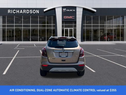 Used 2018 Buick Encore Sport Touring FWD image 4