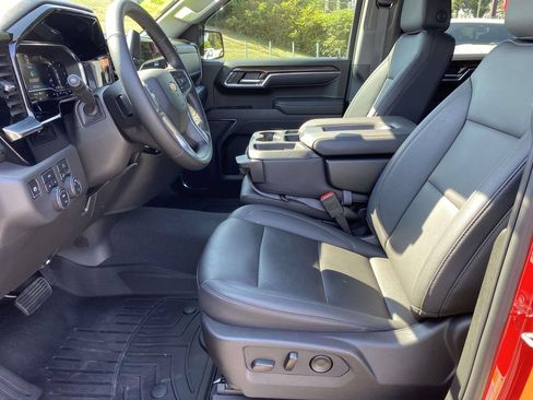 Used 2025 Chevrolet Silverado 1500 LT w/ Leather Package AWD/4WD image 14