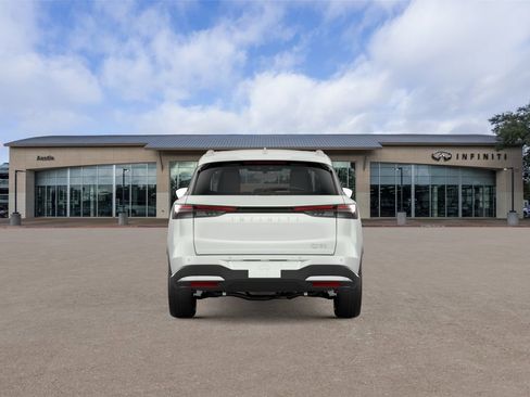 New 2026 INFINITI QX60 Luxe image 2