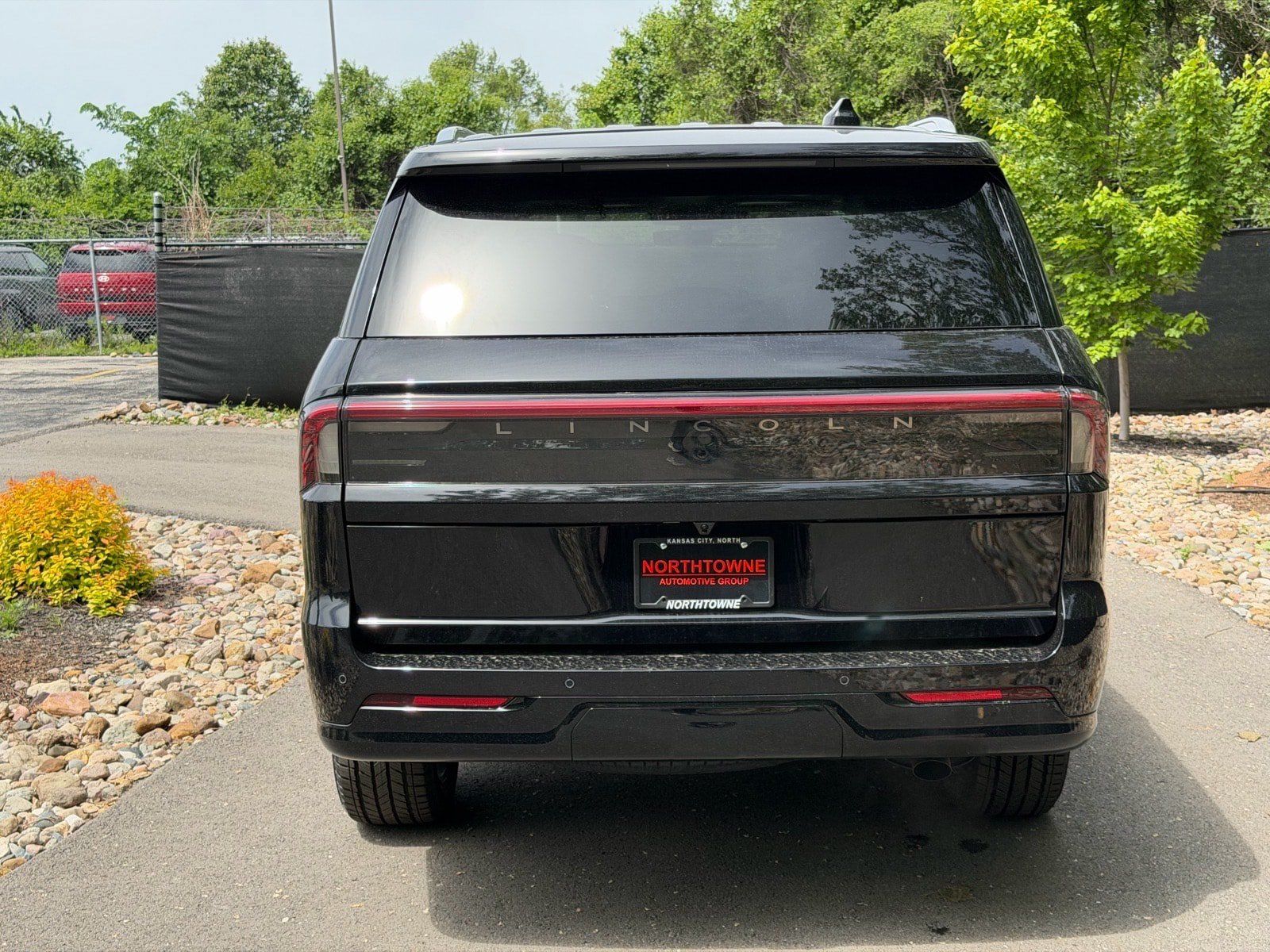 New 2026 Lincoln Navigator Reserve AWD/4WD image 4