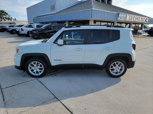 Used 2019 Jeep Renegade Latitude FWD image 2
