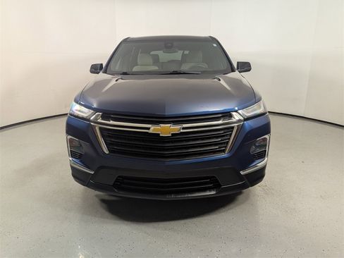 Used 2022 Chevrolet Traverse LS image 2