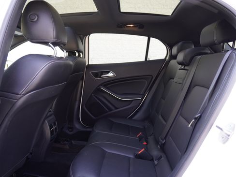 Used 2019 Mercedes-Benz GLA 250 4MATIC image 27