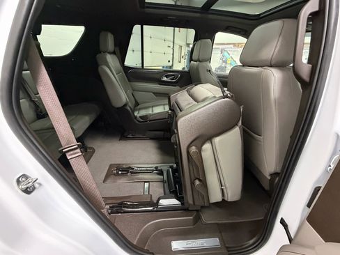 Used 2023 GMC Yukon SLT image 21