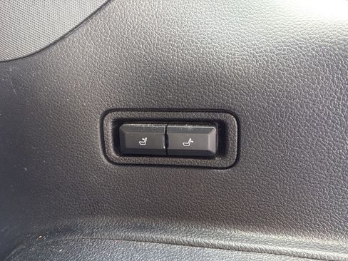 Used 2019 Ford Expedition XLT AWD/4WD image 22