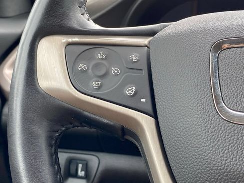 Used 2017 GMC Acadia Denali w/ Technology Package FWD image 17