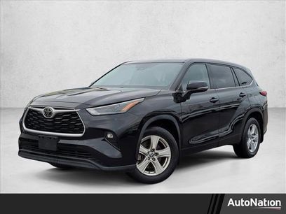 Used 2022 Toyota Highlander LE