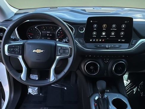 Used 2024 Chevrolet Blazer LT w/ Convenience Package FWD image 10