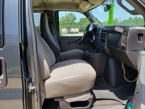 Used 2017 Chevrolet Express 2500 LS RWD image 16