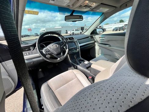 Used 2015 Toyota Camry XSE w/ Moonroof Package FWD image 9