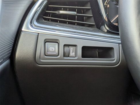 Used 2023 Cadillac XT5 Premium Luxury image 18