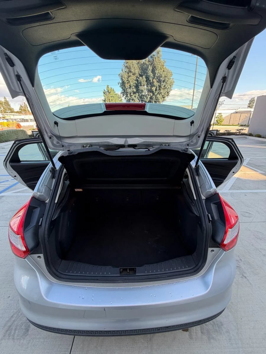 Used 2014 Ford Focus SE w/ Equipment Group 201A FWD image 17