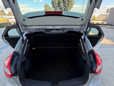 Used 2014 Ford Focus SE w/ Equipment Group 201A FWD image 17