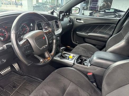 Used 2022 Dodge Charger R/T w/ Plus Group RWD image 7
