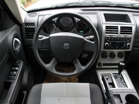 Used 2007 Dodge Nitro SXT image 17