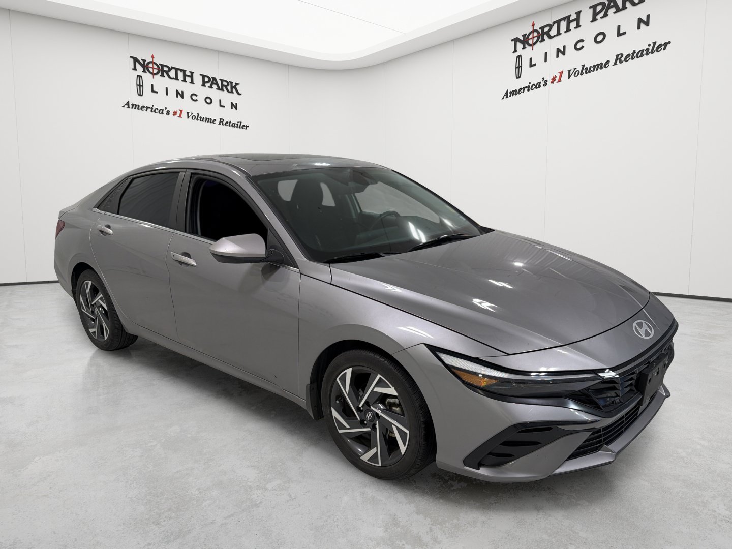 Used 2024 Hyundai Elantra SEL w/ Convenience Package FWD image 7