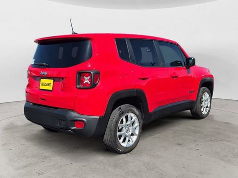 Used 2023 Jeep Renegade Latitude AWD/4WD image 5