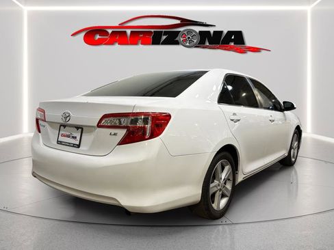 Used 2014 Toyota Camry LE image 10