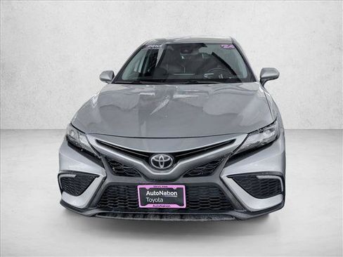 Used 2024 Toyota Camry SE image 2