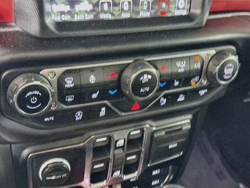 Used 2021 Jeep Gladiator Rubicon AWD/4WD image 16