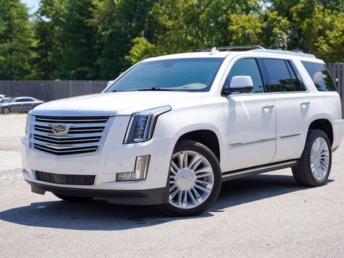 Used 2020 Cadillac Escalade Platinum AWD/4WD image 3