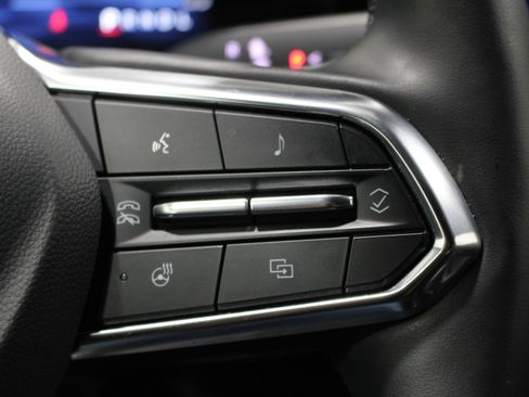 Used 2025 Chevrolet Equinox LT FWD image 13