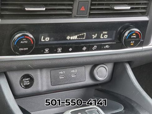 Used 2025 Nissan Rogue SV FWD image 25