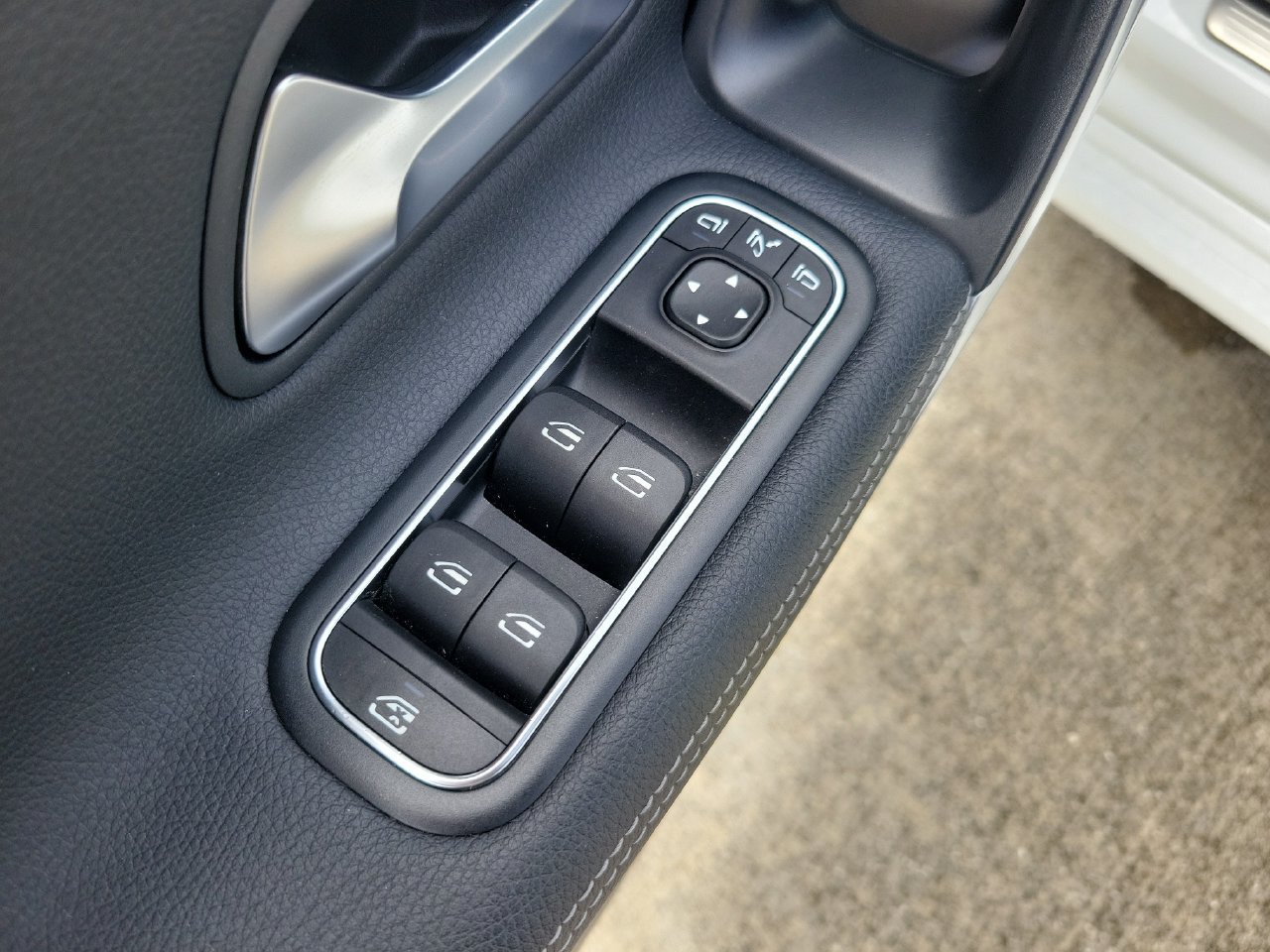 Used 2021 Mercedes-Benz CLA 250 image 13