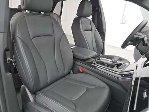 Used 2024 Audi Q8 Premium Plus AWD/4WD image 10