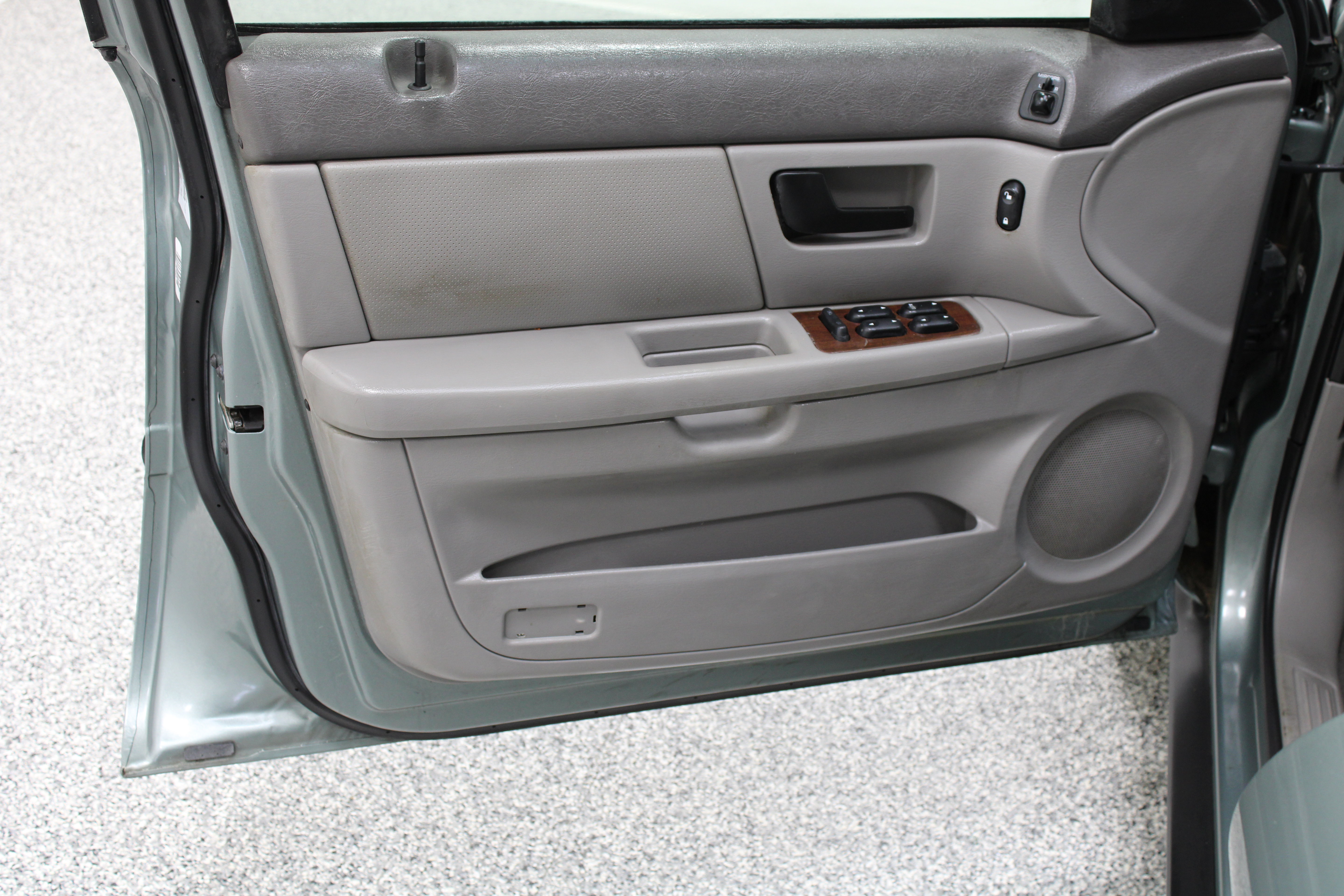 Used 2006 Ford Taurus SEL FWD image 12