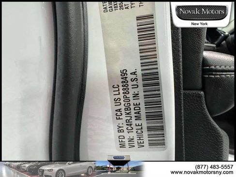 Used 2023 Jeep Grand Cherokee L Limited AWD/4WD image 22