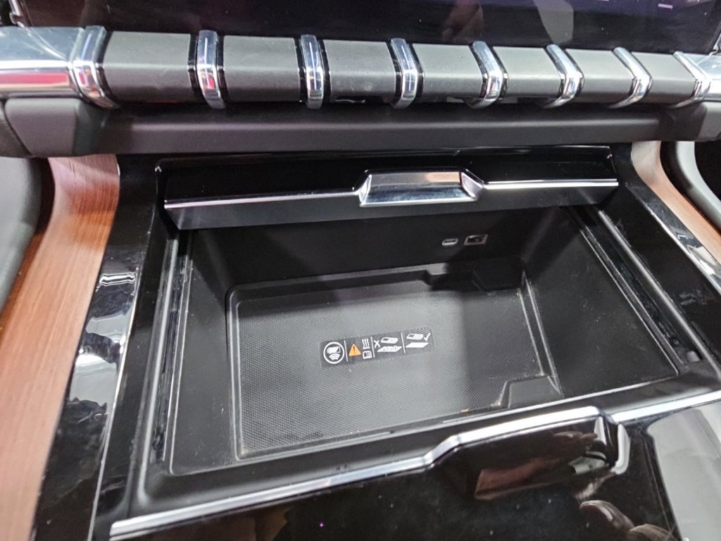 Certified 2025 GMC Yukon Denali RWD image 20