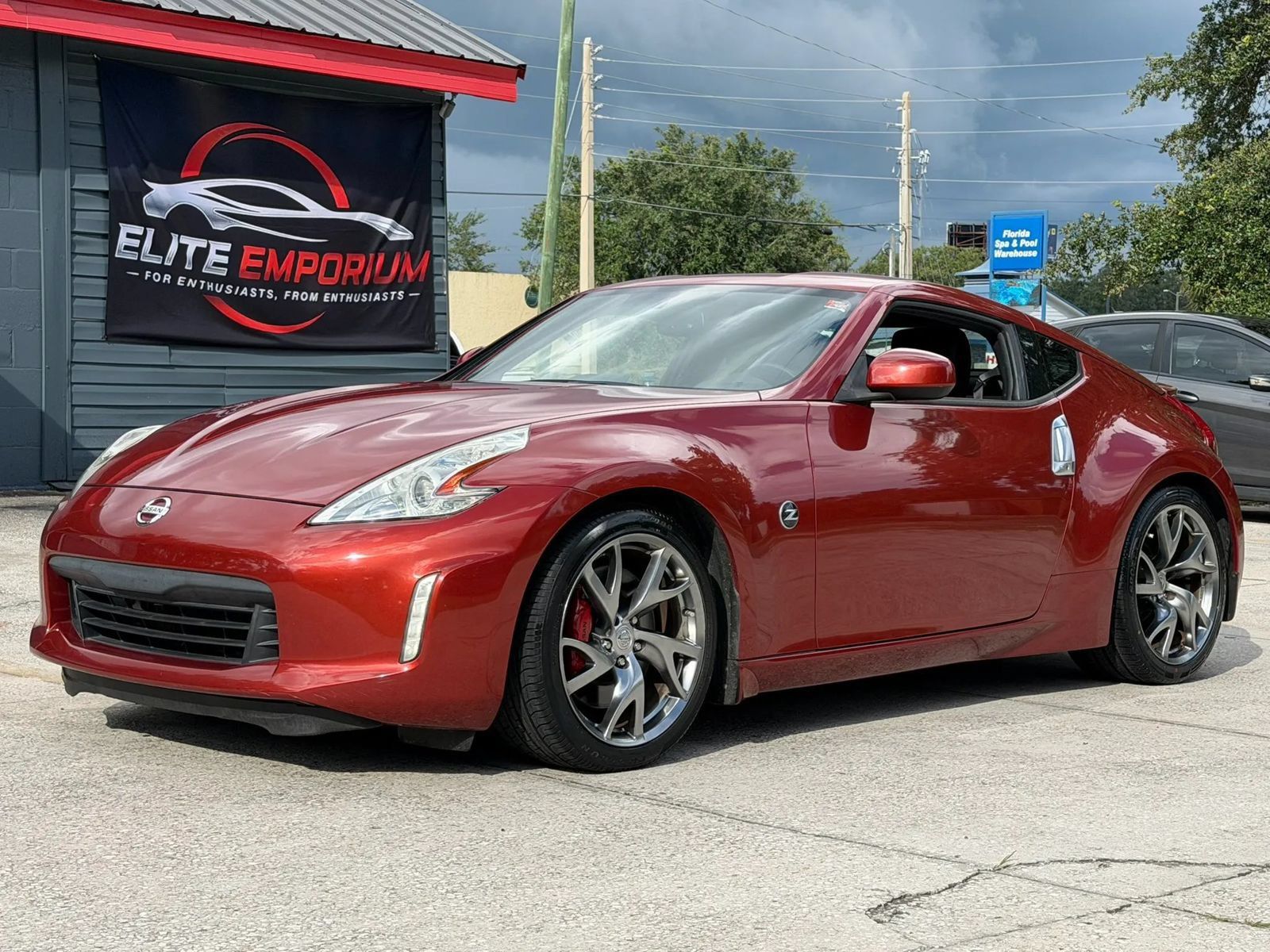 Used 2014 Nissan 370Z Touring w/ Sport Package RWD image 2