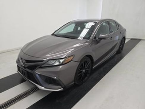 Used 2022 Toyota Camry XSE FWD image 1