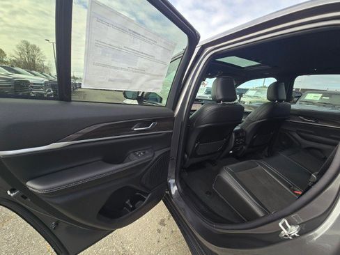 New 2026 Jeep Grand Cherokee Altitude AWD/4WD image 20