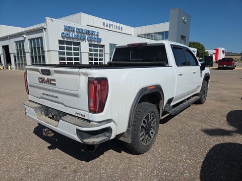 Used 2020 GMC Sierra 2500 AT4 w/ AT4 Premium Package AWD/4WD image 4