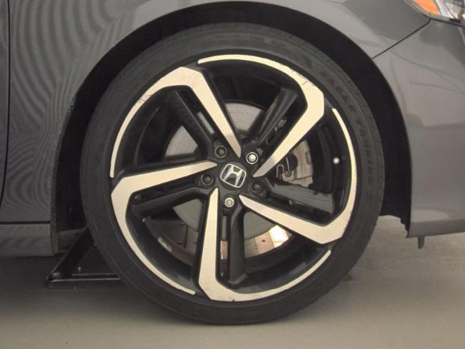 Used 2018 Honda Accord Sport image 8