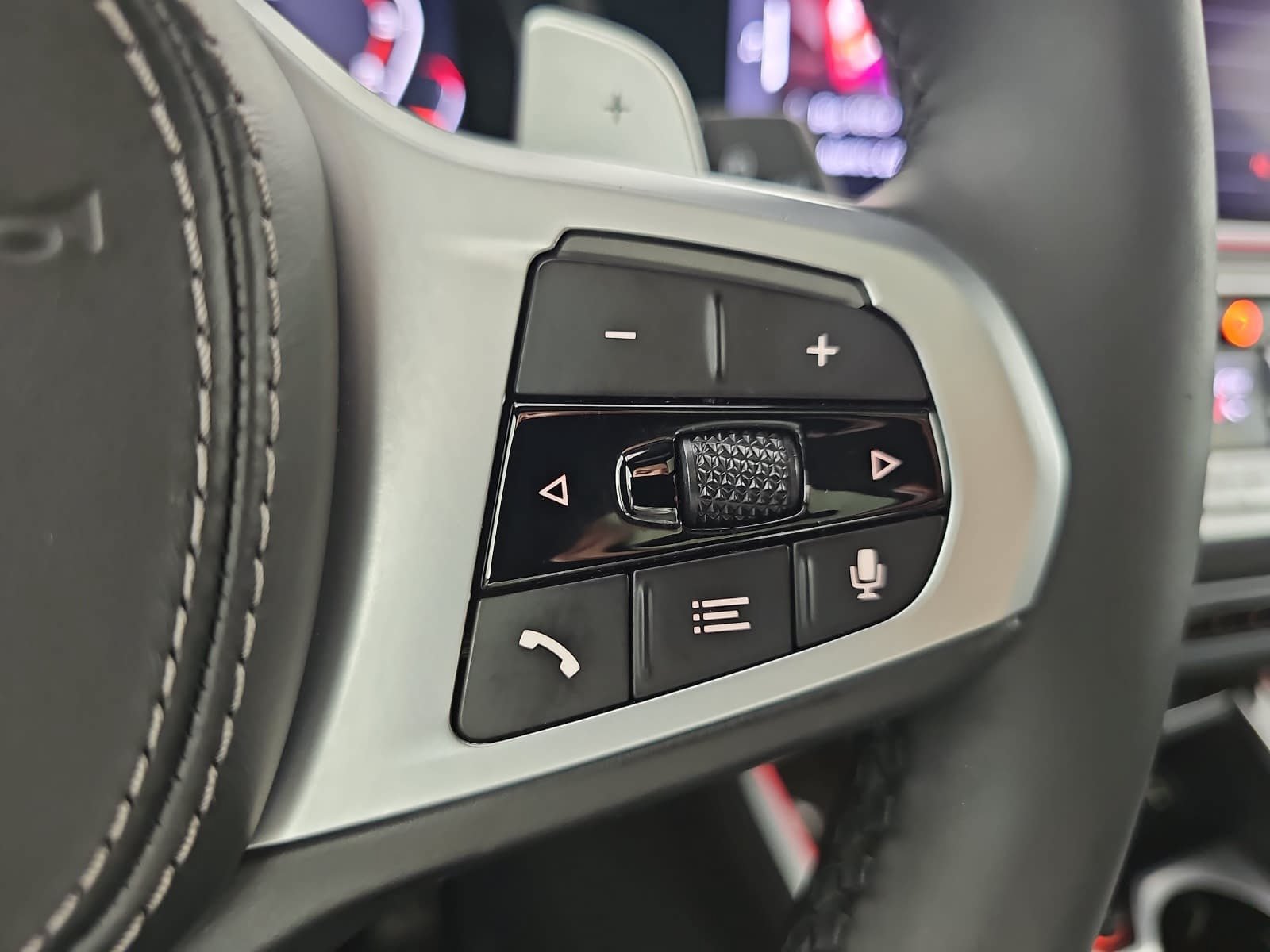 Used 2020 BMW X5 M50i w/ Executive Package AWD/4WD image 18