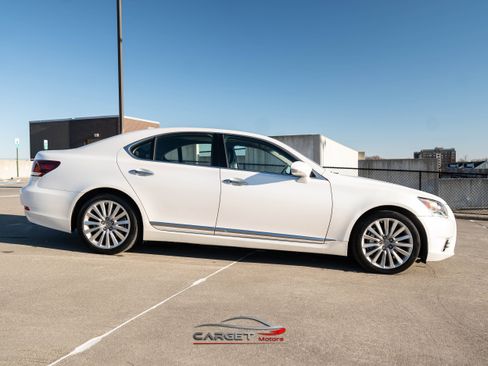 Used 2017 Lexus LS 460 AWD w/ Comfort Package image 8