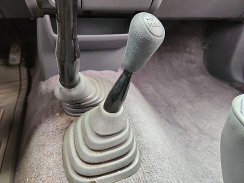 Used 1993 Toyota Pickup Deluxe image 13