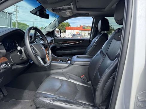 Used 2019 Cadillac Escalade Premium Luxury RWD image 20