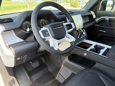 New 2026 Land Rover Defender 110 X-Dynamic SE AWD/4WD image 21