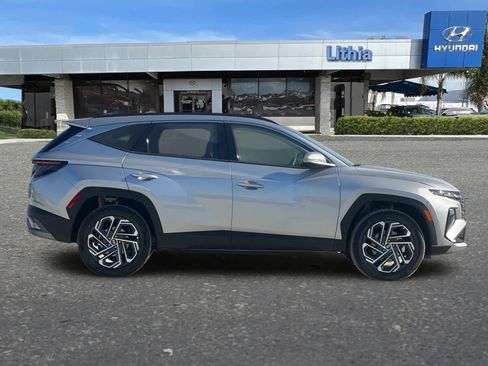 New 2025 Hyundai Tucson Limited image 8