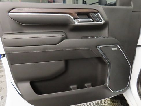 Used 2024 GMC Sierra 2500 SLT w/ SLT Premium Package image 76